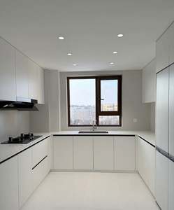 Armoires de cuisine de style moderne en blanc crème - Product Image 3