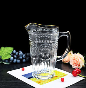 Pichet en verre de conception de tournesol fabriqué à la machine, <span class=keywords><strong>carafe</strong></span> à eau en verre vintage transparent avec bord doré pour restaurant à la maison - Product Image 1