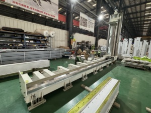 Robot de Tres Ejes con Rango de Trabajo de 100x3x10m, Carga Lateral de hasta 200kg, 380V/220V para Logística y Almacenamiento Eficiente - Product Image 3