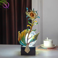 Ornements créatifs en émail en forme de plume de paon avec boule lumineuse Artisanat d'art en verre décoratif de luxe pour la décoration de la maison moderne