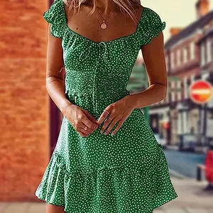 Boho Chic bahar-yaz Mini elbise, yüksek bel, fırfır etek ve kare boyun, kolsuz, dantel-up detay ile düz renk
