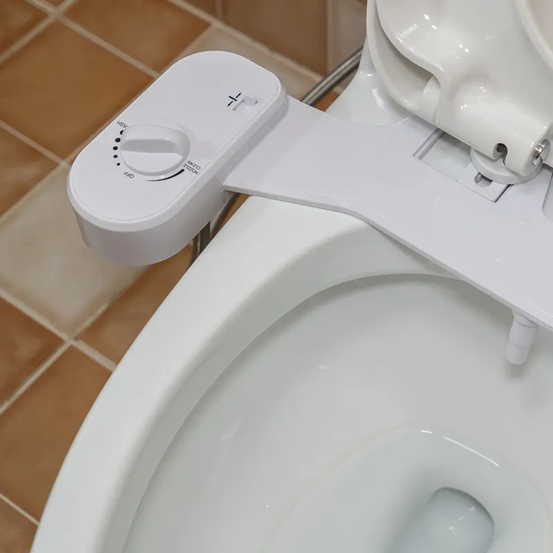 Yeni tasarım soğuk su memesi açısı ayarlanabilir olmayan elektrikli bide eki ABS bide tuvalet