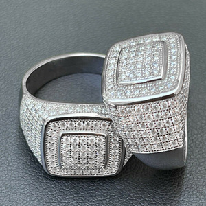 Anello con Sigillo e Diamante da Uomo T0710, Pietra Naturale, Design Quadrato, Placcato Oro 10K, per Uso Quotidiano - Product Image 2