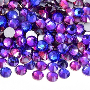 OLeeya Wholesale SS20 Strass en cristal à paillettes non thermocollants à dos plat de forme ronde pour la décoration 3D des ongles et des vêtements - Product Image 2