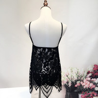 Lingerie érotique sexy Chemise de nuit à moitié transparente Ensemble string Vêtements de nuit attrayants Robe de nuit Lingerie sexy pour femmes