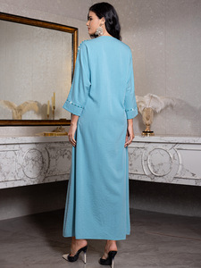 Robe longue perlée élégante de qualité supérieure en polyester pour les nuits d'automne du Ramadan et les visites de mosquées - Product Image 4
