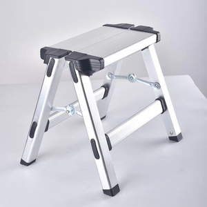 <span class=keywords><strong>บันได</strong></span>เหล็ก3ขั้นพร้อมขาเกือกม้าเครื่องมือเหล็กรองรับสองชั้นใช้ง่าย PP พับได้ผ่านการรับรองการใช้งานในคลังสินค้า - Product Image 3
