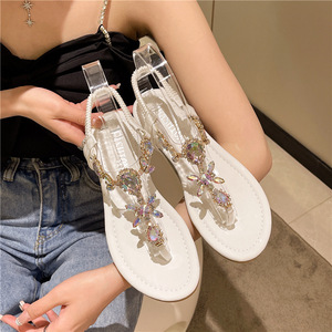 Sandali in PVC piatto bohémien da donna con catena di diamanti a catena per le vacanze estive con chiusura a fibbia - Product Image 3
