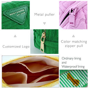 Sac <span class=keywords><strong>de</strong></span> maquillage doux à grande capacité, à fermeture éclair, rayé, en tissu éponge - Product Image 3