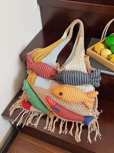 Sac fourre-tout tissé à bandoulière pour femmes, grande capacité, style rétro, avec pompons, personnalisable, vente en gros - Product Image 6