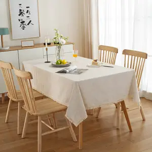Basit düz renk düz doğal masa örtüsü, yumuşak Polyester keten renk püskül renk topu dantel masa örtüsü için restoran