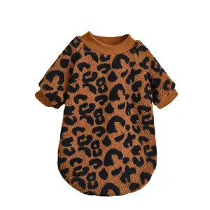 Toptan kalınlaşmış sıcak rüzgar geçirmez kış köpek giysileri peluş leopar baskı köpek ceket kedi köpek için basit Pet Hoodie