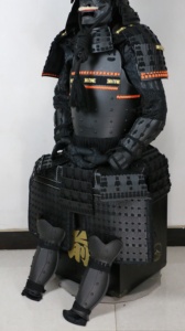 Traje <span class=keywords><strong>de</strong></span> Guerrero Japonés Yoroi <span class=keywords><strong>de</strong></span> Tamaño Real con Cuernos <span class=keywords><strong>de</strong></span> Toro para Exhibición o <span class=keywords><strong>Alquiler</strong></span> en Tiendas - Product Image 6