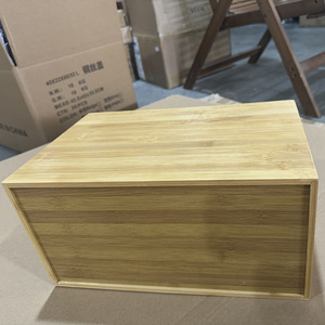 Boîte de rangement pour pain en bambou et bois Mountain Guest 40x22x60 cm avec porte, pour comptoir de cuisine, anti-poussière - Product Image 2