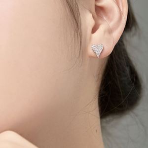 Pendientes de Plata S925 Hipoalergénicos con Diamantes Completos y Circonita Cúbica 5A en Forma de Corazón, Regalo Ideal para San Valentín 2024 de Dylam Top Picked - Product Image 3