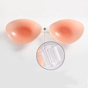 Sujetadores Adhesivos de Silicona Reutilizables Super Fuertes en Color Nude, Tallas A, B, C, D, OEM Directo de Fábrica, Bajo MOQ - Product Image 3