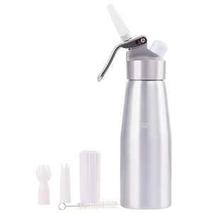 Distributeur de crème fouettée 500ml en aluminium avec support pour gaz dur - Product Image 1