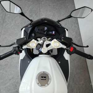 रूस और अमेरिकी इलेक्ट्रिक मोटर साइकिल चालकों 3000 लिए 72 वी वोल्टेज के साथ 140 किमी/घंटा की गर्म बिक्री - Product Image 6