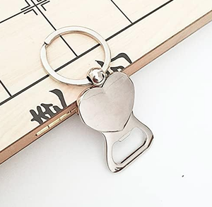 Décapsuleur porte-clés personnalisé en alliage de zinc avec impression de logo sur mesure, outil multifonction portable pour cadeaux de mariage et cadeaux d'affaires - Product Image 2