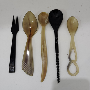 Cuillère en corne de buffle écologique artisanale indienne Couverts naturels pour la cuisine et le café faits à la main par moon art India - Product Image 2