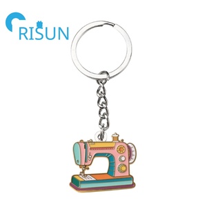 Fabricación de llavero de costura de esmalte de Metal, hilo de aguja personalizado, cinta métrica de ganchillo, máquina de coser, llavero de <span class=keywords><strong>costurera</strong></span> - Product Image 3