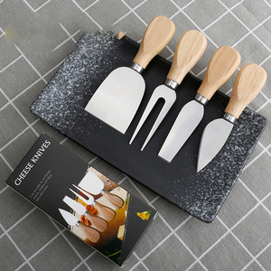 Coltello da burro crema <span class=keywords><strong>Set</strong></span> da 4 pezzi <span class=keywords><strong>coltelli</strong></span> da formaggio manico in legno taglierina per <span class=keywords><strong>Pizza</strong></span> <span class=keywords><strong>Set</strong></span> di <span class=keywords><strong>coltelli</strong></span> da formaggio in oro <span class=keywords><strong>Set</strong></span> di strumenti di cottura con logo - Product Image 5