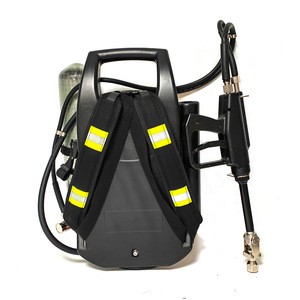 Extincteur à brouillard fin monté sur sac à dos Master BWMHQ12 0.8A haute pression avec pistolet - Product Image 1