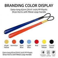 Chausse-pied en plastique PP bicolore O-MAK extra-long (62 cm / 24,41 pouces) avec poignée en métal noir, couleur personnalisable, écologique, pour seniors