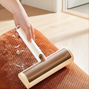 Spazzola e Rullo Rimuovi Peli Riutilizzabile in ABS e Silicone, Autopulente, per Cani e Gatti - Product Image 1