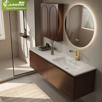 Meuble-lavabo flottant moderne et minimaliste en noyer, avec vasque intégrée en pierre frittée texture travertin, mobilier de salle de bain