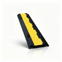 Canaux en caoutchouc Protecteur de câble Defender léger Utilisation intérieure Rampe de câble de sécurité durable pour chaussée à un canal