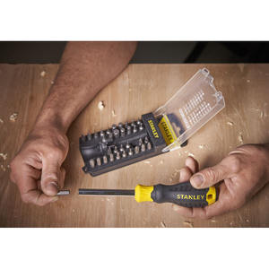 Juego de Destornilladores Multiusos Stanley con 33 Puntas y Mango Antideslizante, Herramienta Multiusos para Bricolaje - Product Image 1