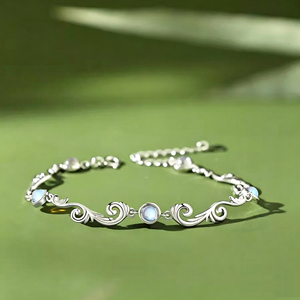 Bracelet en argent pur S925 pour femme, luxe léger, <span class=keywords><strong>pierre</strong></span> <span class=keywords><strong>de</strong></span> <span class=keywords><strong>lune</strong></span>, motif feuille d'herbe Tang, vente directe usine <span class=keywords><strong>de</strong></span> bijoux - Product Image 1