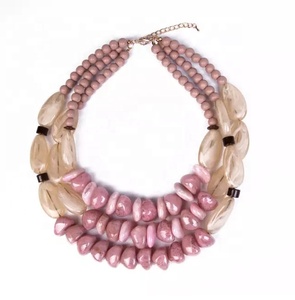 Ensemble de colliers en perles de résine élégantes faites à la main bijoux de mode tendance de couleur personnalisable pour les fêtes - Product Image 1