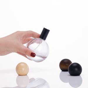 Fourniture de 30ml de bouteille de parfum en verre Baynet d'huile de parfum vide avec couvercle en forme de boule de bois de forme carrée et ronde pour la pulvérisation - Product Image 5