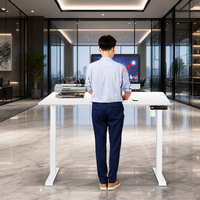 Bureau assis-debout électrique réglable en hauteur avec pieds télescopiques, cadre en acier noir, plateau blanc, design moderne et minimaliste pour le bureau