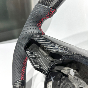 พวงมาลัยสปอร์ตหุ้มด้วยหนังคาร์บอนไฟเบอร์สีดำแบบกำหนดเองเหมาะสำหรับ Jaguar <span class=keywords><strong>XF</strong></span>-Type F-Pace E XE - Product Image 5