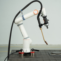 Robot de soudage CO2/gaz mixte, cobot de soudage portable avec une machine à souder de 500A