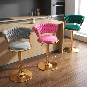 Silla de Bar Moderna de Terciopelo con Estructura Metálica Dorada, Reposabrazos Fijos, Diseño Contemporáneo para Uso en Bares Domésticos - Product Image 1