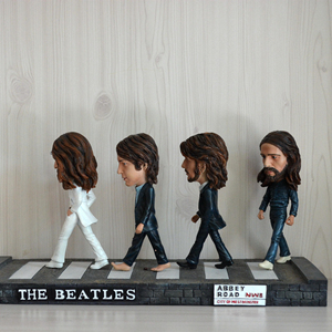 100% fait à la main conception personnalisée Bobble tête <span class=keywords><strong>Figurine</strong></span> célèbre chanteur résine Statue polyrésine matériel - Product Image 5