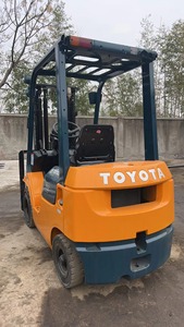 Montacargas Toyota de Combustión Interna de 1.5 Toneladas, Alimentado por GLP, Mástil de Tres Etapas, Operación Sentado, Neumáticos Neumáticos, Uso en Interiores - Product Image 4