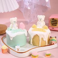 Handgemachte Bären-Erdbeer-Kuchen-förmige Duftkerze Sojawachs Dekorative Kerze Geburtstagsgeschenk Heim Tischdekoration Hochzeits-Souvenir