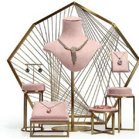 Expositor de Joyería de Lujo en Terciopelo Rosa y Dorado, Set de Exhibición Geométrico Octagonal para Boutiques y Fotografía