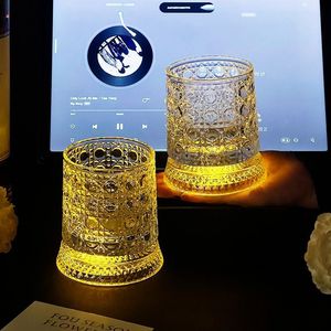Vaso de Whisky Luminoso Giratorio con Función de Descompresión, Diseño Retro de Lujo Ligero para Whisky y Cerveza - Product Image 1