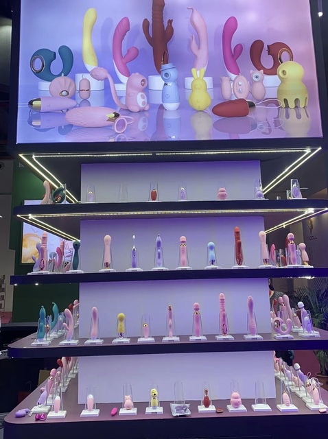 henti dildo: Realistic & Customizable Options