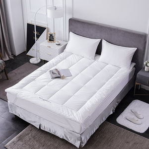 Venta al por mayor Hotel de lujo cálido microfibra transpirable Base de cama conjunto Funda de colchón - Product Image 1