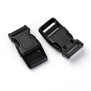 Hebilla de liberación lateral de plástico negro de 20 mm, ajustable y duradera para bolsos - Product Image 1