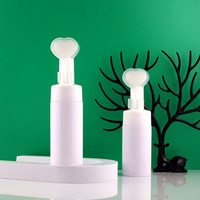 Bouteilles de savon liquide blanc 100ml 120ml 150ml 200ml 220ml en forme de cœur, mousse nettoyante, flacon à mousse avec tête de brosse en silicone