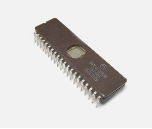 [2 pezzi] MC68705R3S 8Bit UPC UV EPROM DIP40CW USATO - Product Image 1