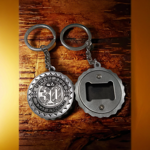 Biểu tượng tùy chỉnh khắc Kim Loại Keychain mở chai thời trang phong cách Carabiner với thiết kế phim hoạt hình cho chương trình khuyến mãi và quà tặng - Product Image 1